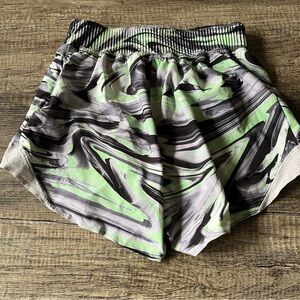 Lululemon Hotty Hot High-Rise Short Special Edition Paint Glide Warp Size 2